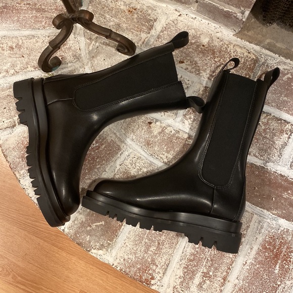 She & In Waterproof Boots.  Size 40. 12” height - Picture 8 of 9